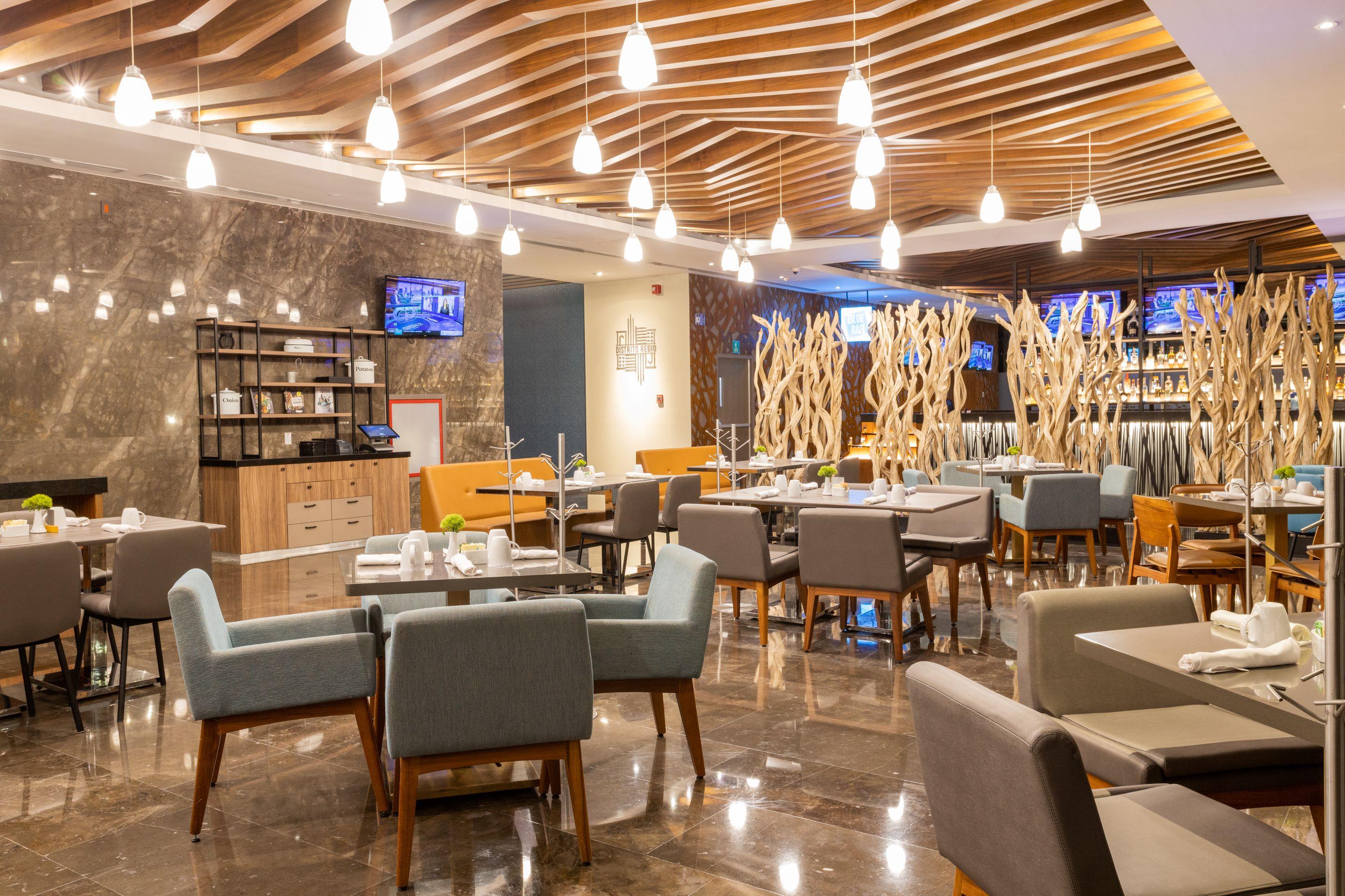 Camino Real Fashion Drive Monterrey Otel San Pedro Garza Garcia Dış mekan fotoğraf The lounge at the airport