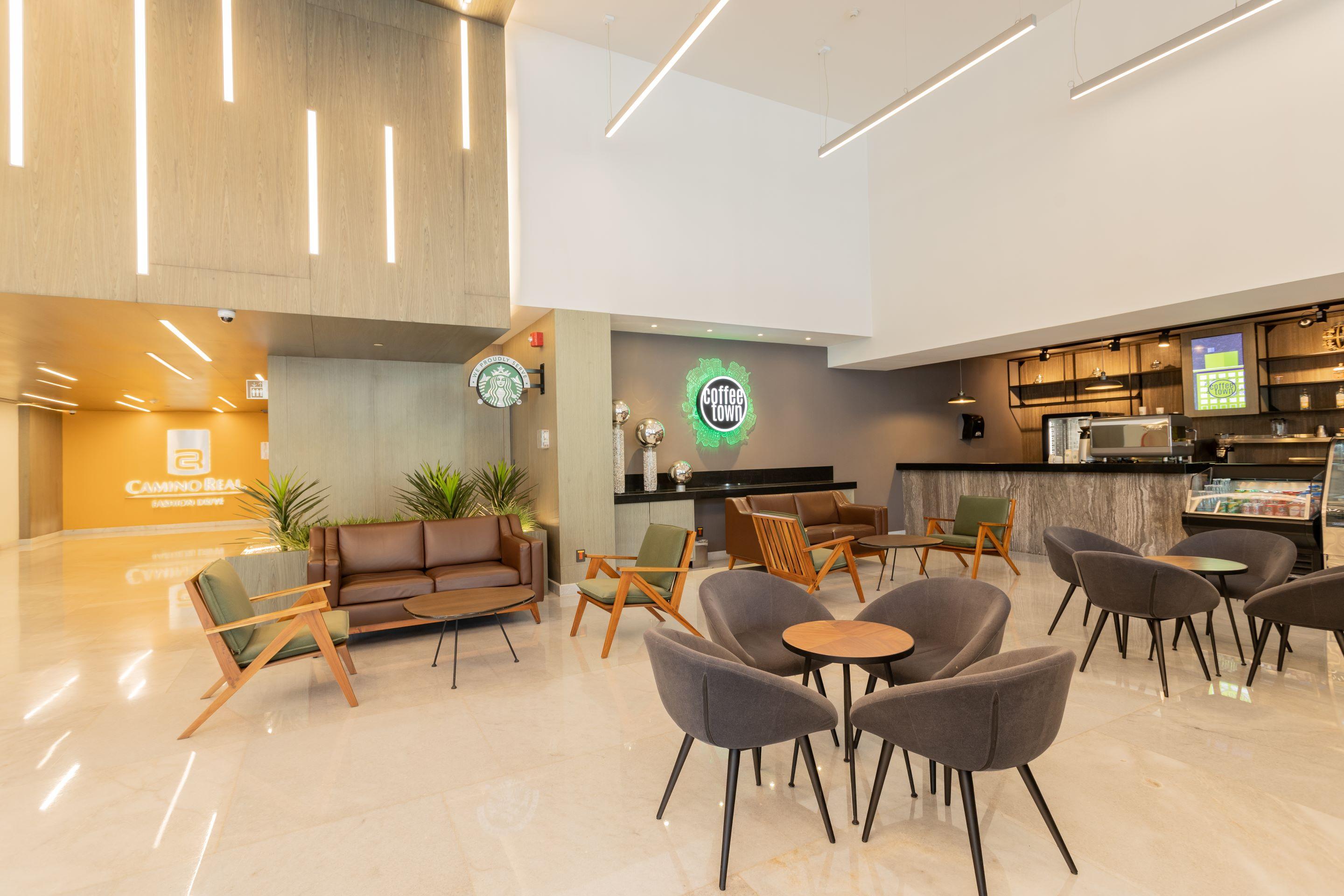 Camino Real Fashion Drive Monterrey Otel San Pedro Garza Garcia Dış mekan fotoğraf The lounge at the airport.