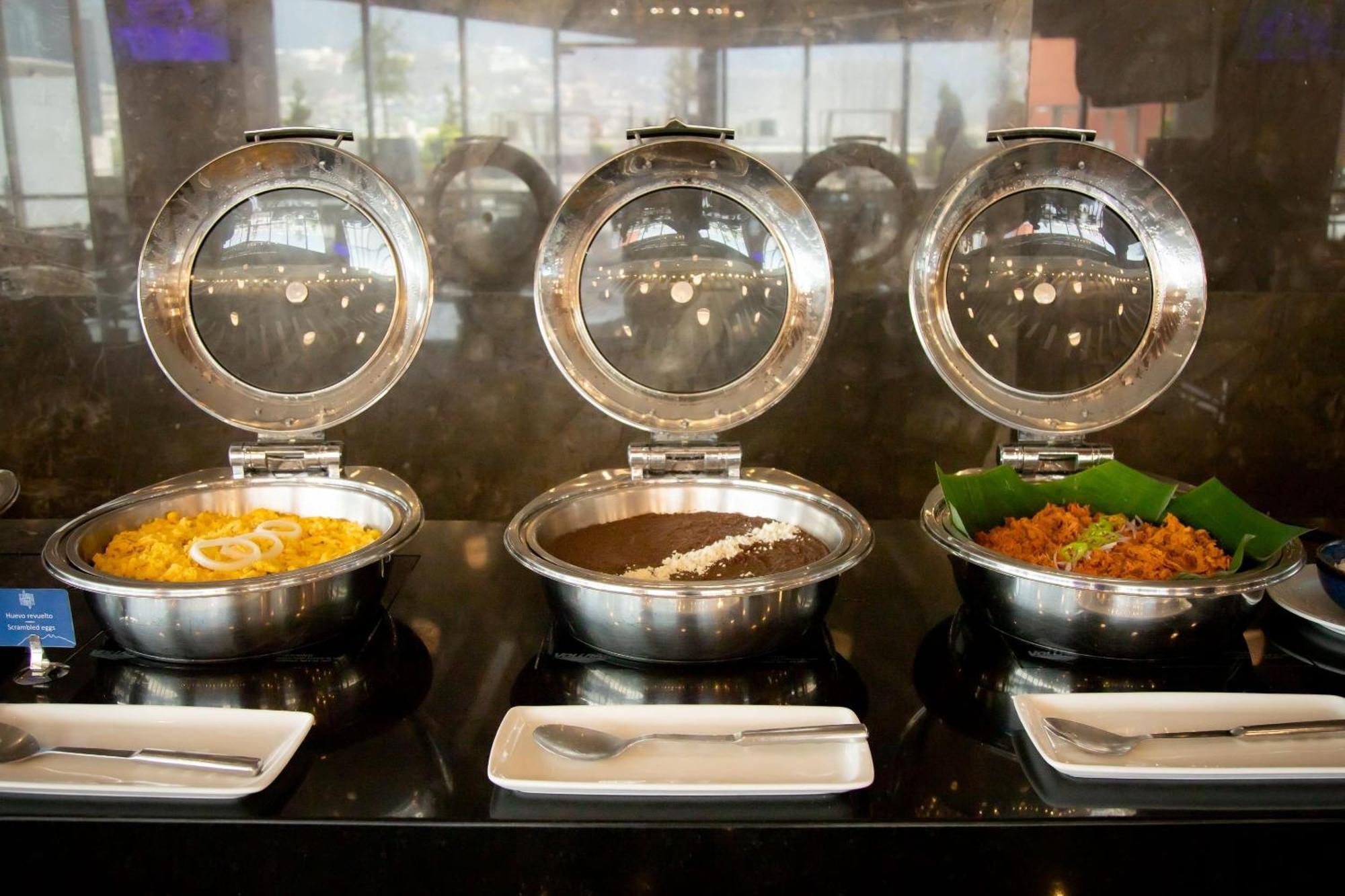Camino Real Fashion Drive Monterrey Otel San Pedro Garza Garcia Dış mekan fotoğraf A chafing dish
